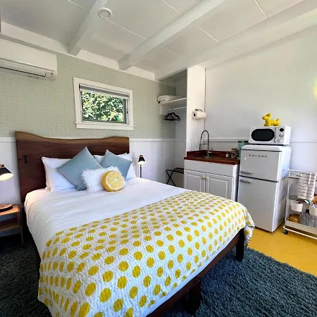 Snap-Worthy Stay Steps From Downtown 1Br 1Ba